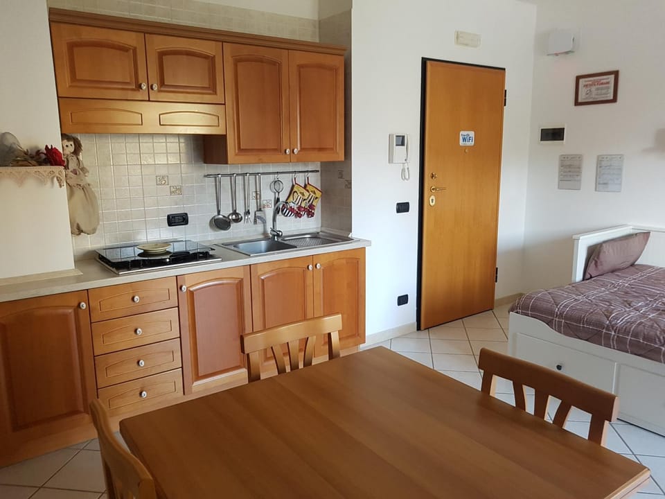 Kitchen or kitchenette, Living room