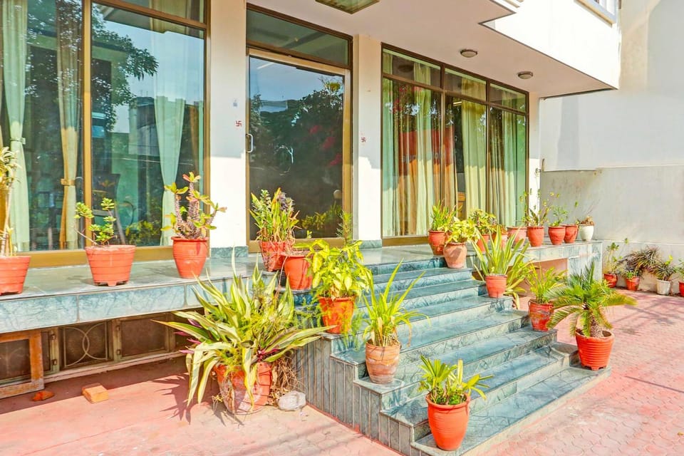 Facade/entrance