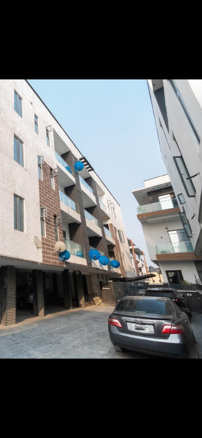 Property building, Day, Neighbourhood, Location, Parking