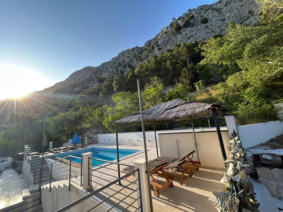New! 2 Villa Complex for 16 persons near Omiš Villa in Split-Dalmatia County