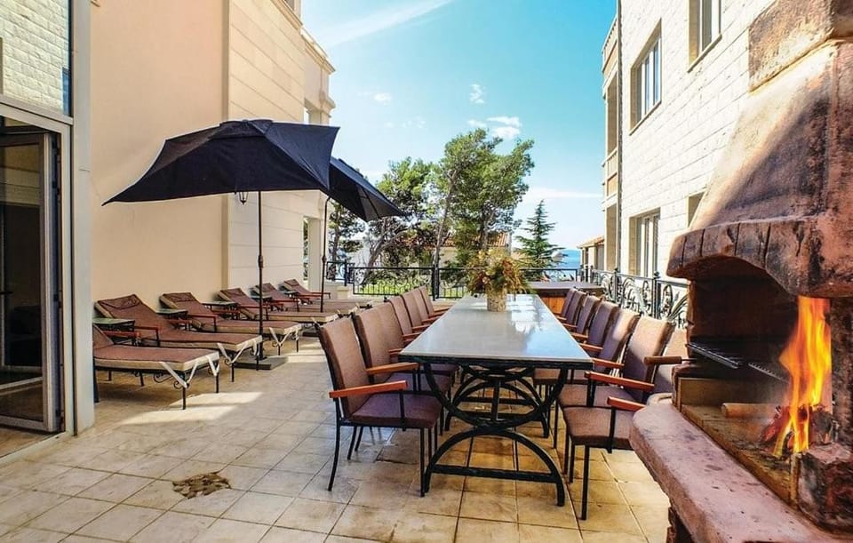 Patio, BBQ facilities, Garden, Balcony/Terrace, Balcony/Terrace, Seating area, sunbed