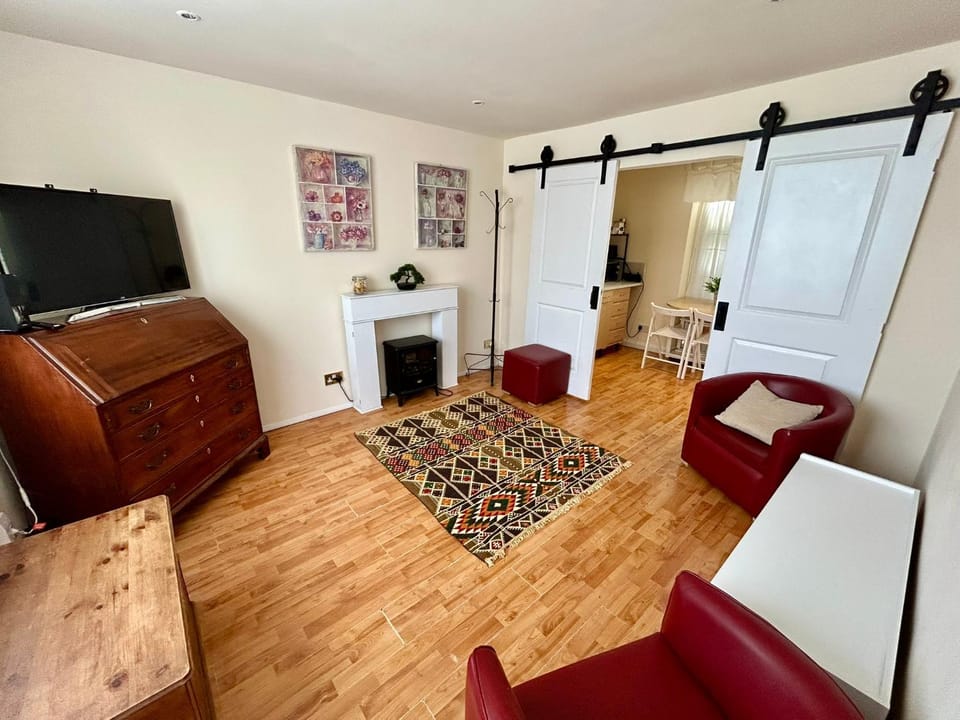 The Shaw House, 3 Bed and Breakfast in England