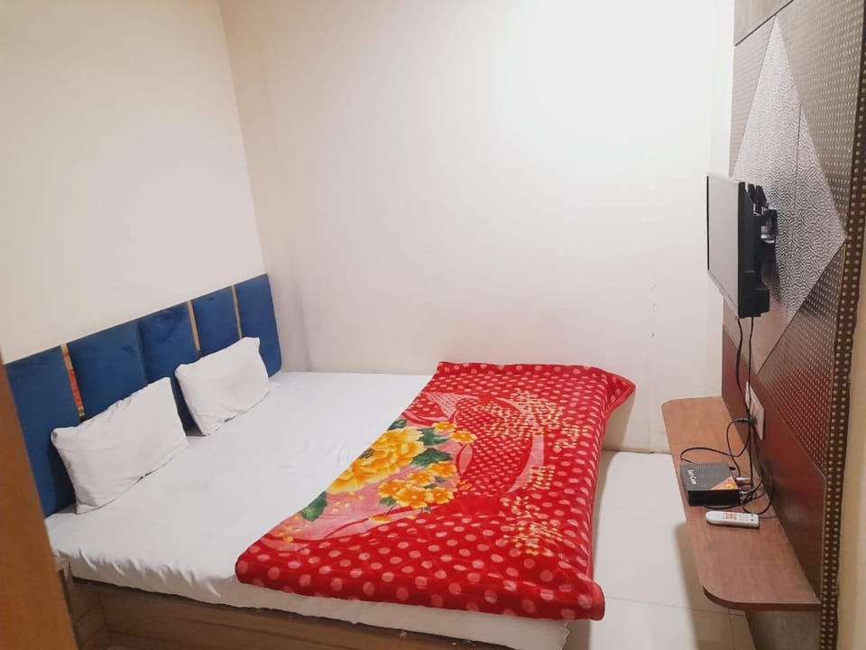 Hotel Standard near Mahakal Lok Hotel in India