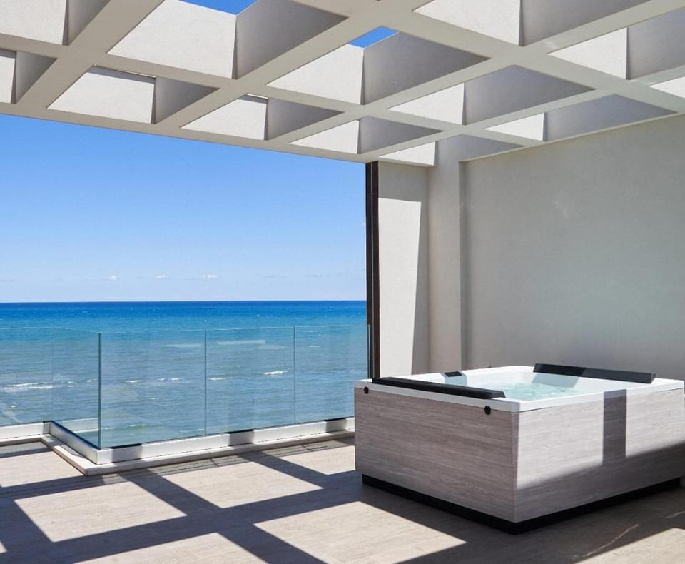 Day, Natural landscape, Balcony/Terrace, Sea view