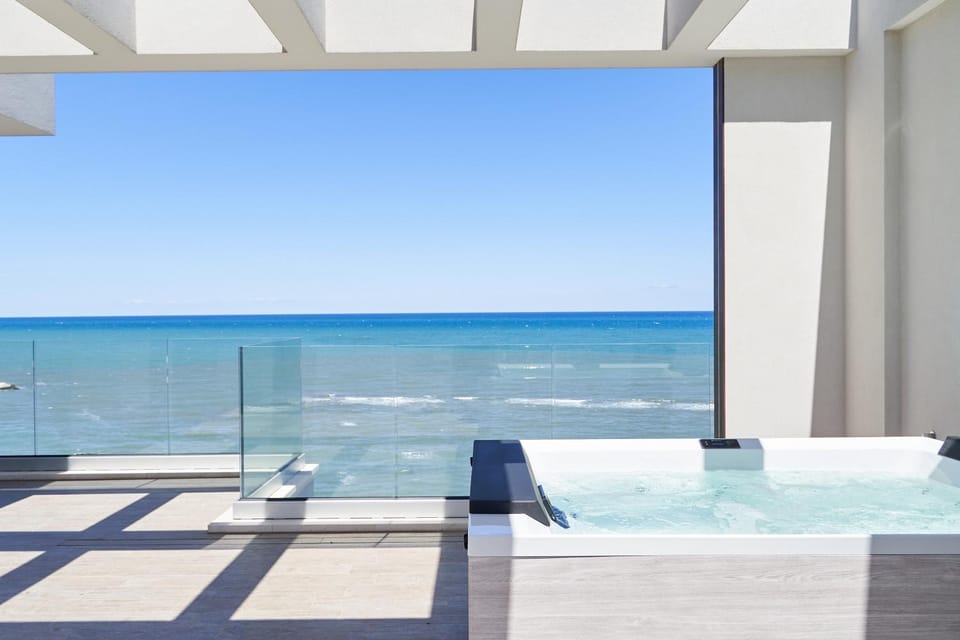 Hot Tub, Balcony/Terrace, Sea view, Swimming pool