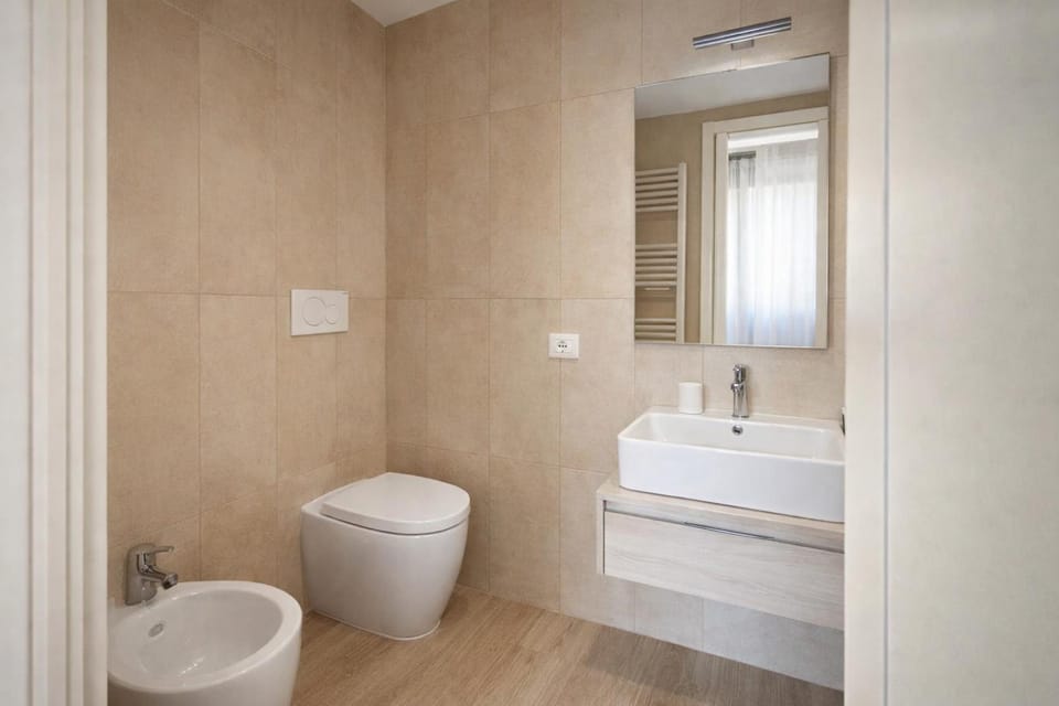 Vatican Luxury 2BR Apartment, Near San Pietro Bed and Breakfast in Rome