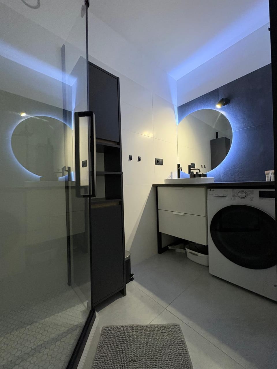 Shower, Bathroom, heating, laundry, washing machine