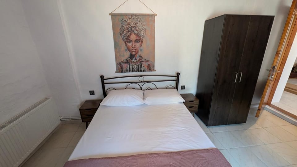 Bed, Photo of the whole room, Bedroom, wardrobe