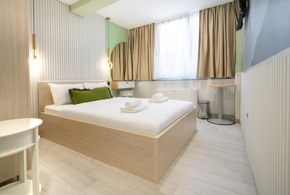 Bed, Photo of the whole room