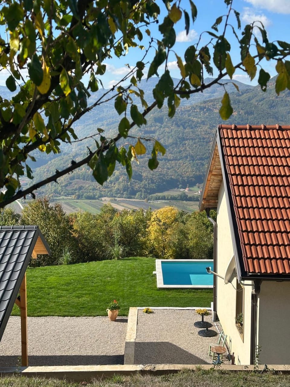 Natural landscape, Garden, Garden view, Mountain view, Pool view, Swimming pool