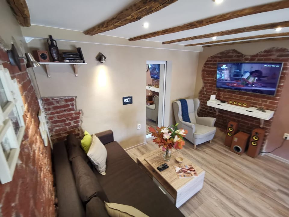 Communal lounge/ TV room, safe