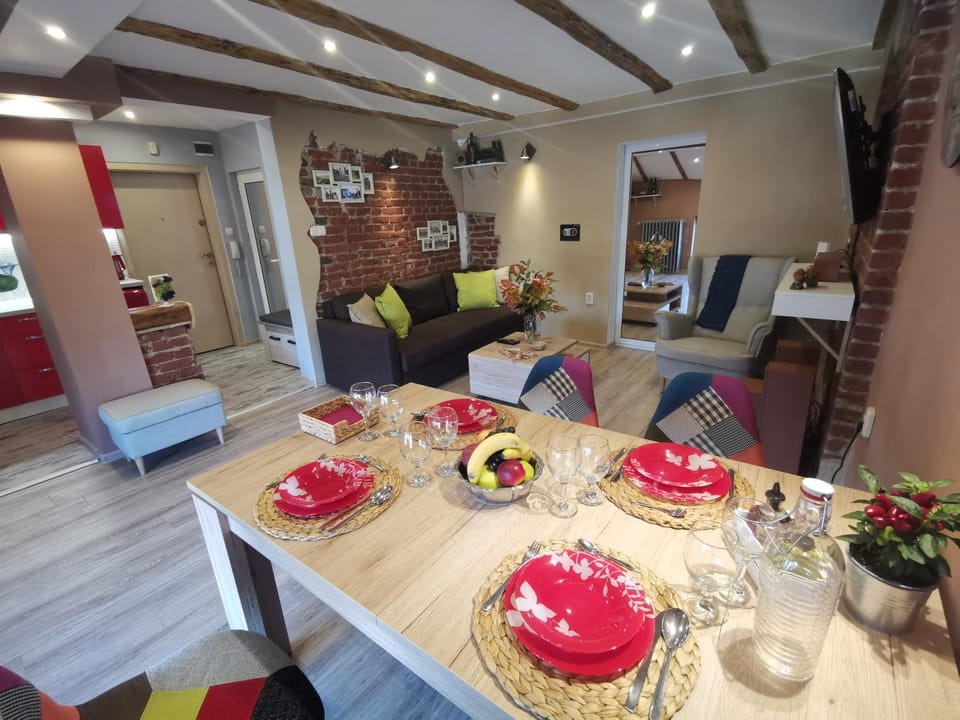 Living room, Seating area, Dining area