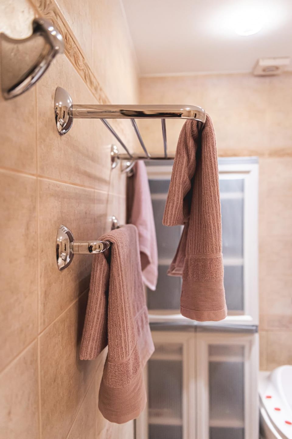 Bathroom, towels