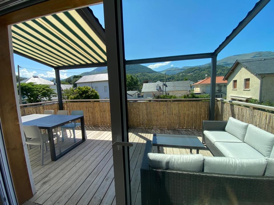 Natural landscape, Balcony/Terrace, Mountain view
