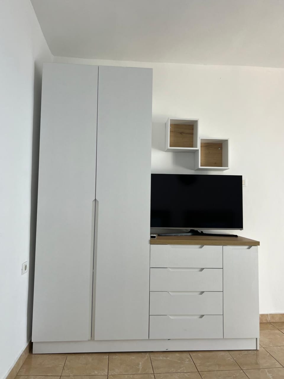 TV and multimedia, wardrobe