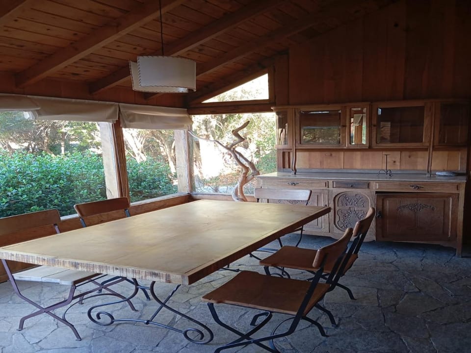 Bird's eye view, Dining area, Garden view