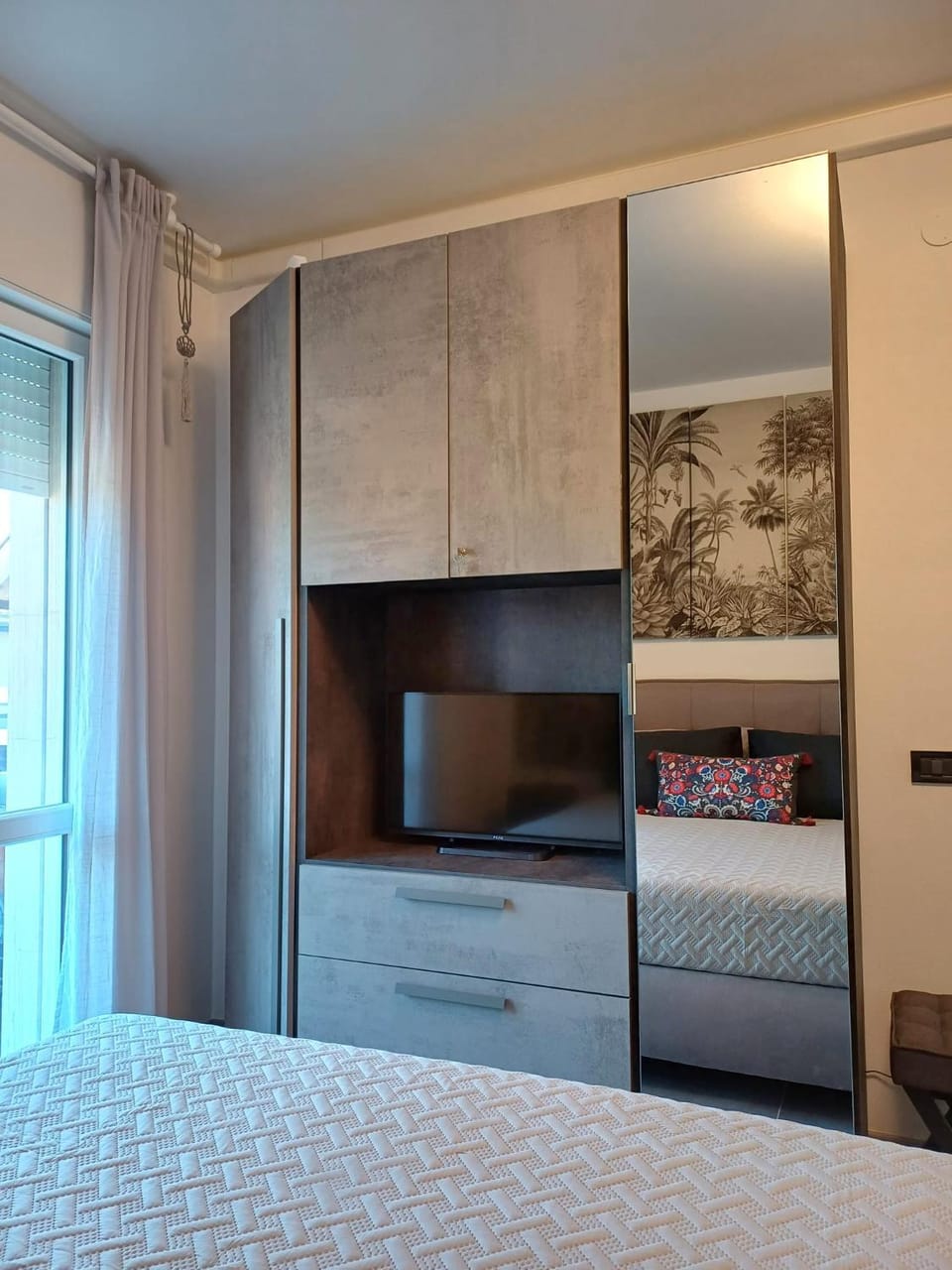 wardrobe