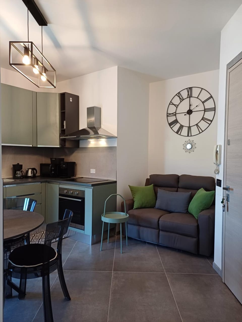Kitchen or kitchenette, Seating area