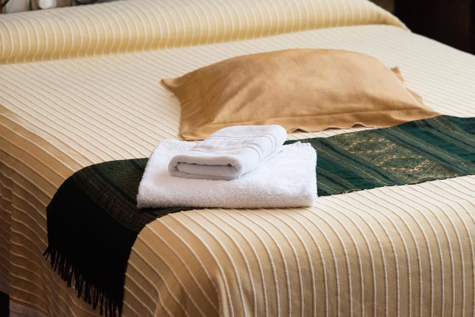 Bedroom, towels