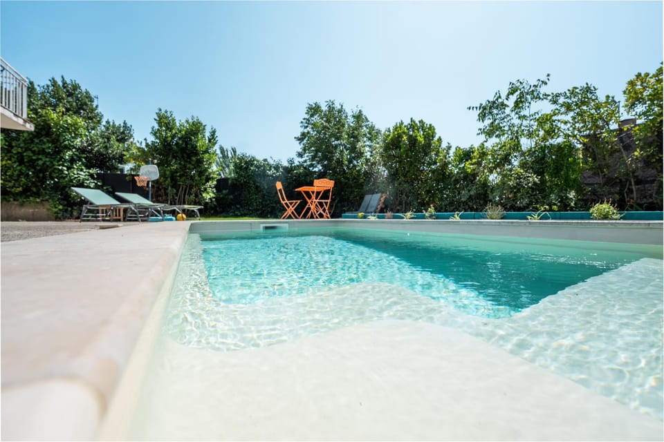 Day, Pool view, Swimming pool, sunbed