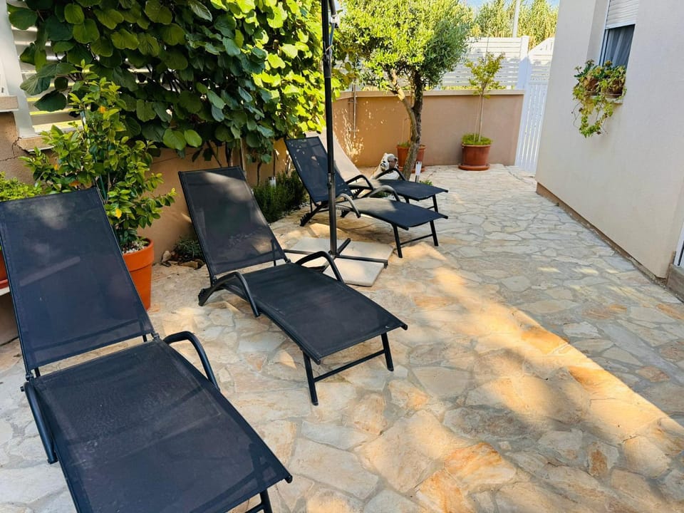 Patio, sunbed