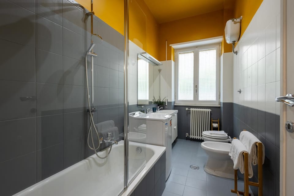 Bathroom, Bath, towels