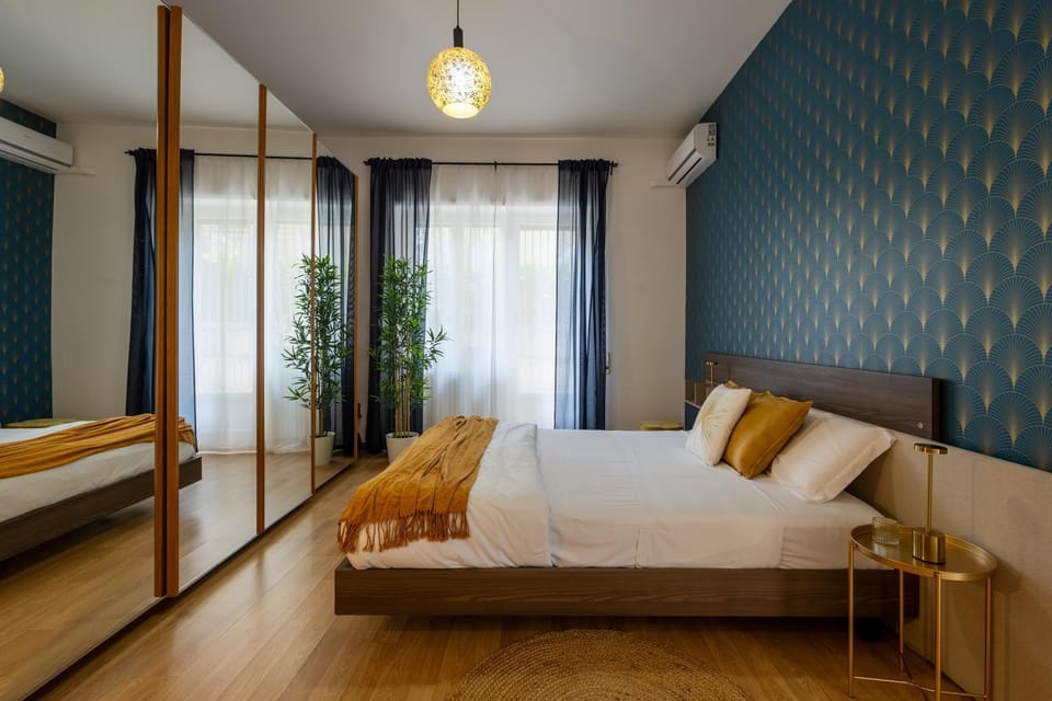 Bed, Bedroom, air conditioner