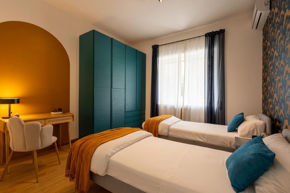 Bed, Bedroom, air conditioner