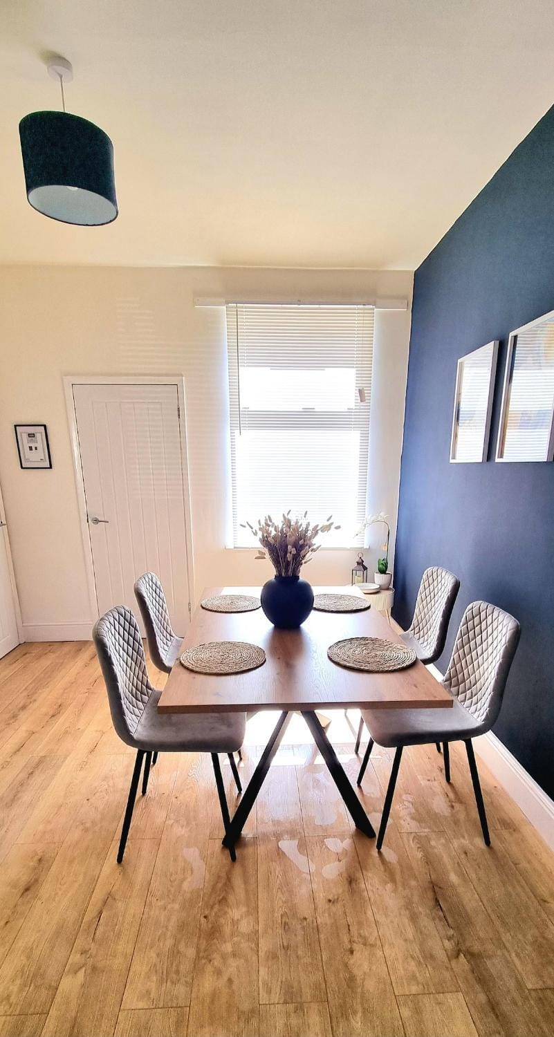 Stunning 2 Bed House, Cleethorpes - Contractors Welcome! Villa in Cleethorpes