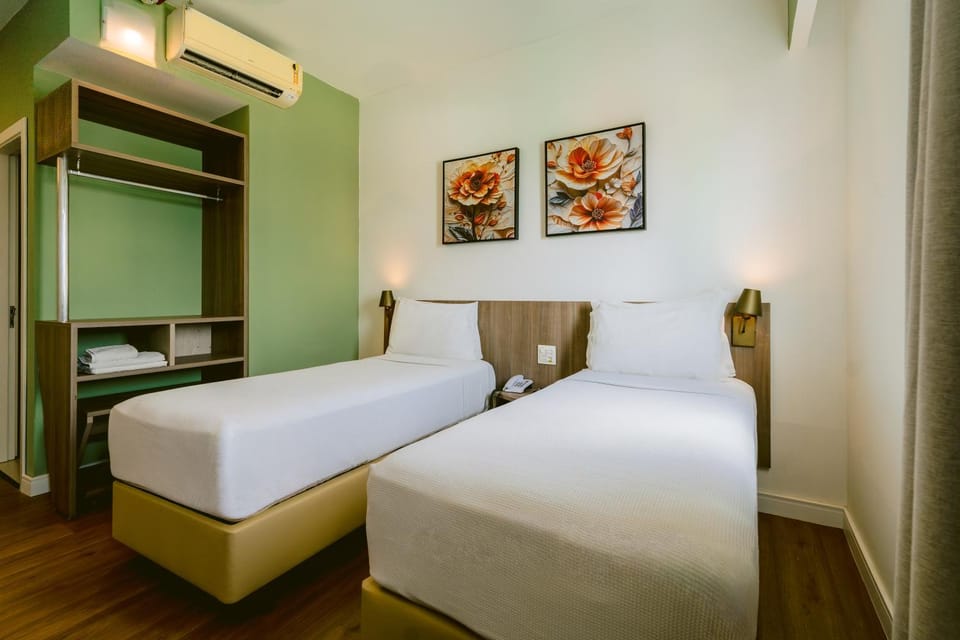 Bed, Bedroom, wardrobe, air conditioner