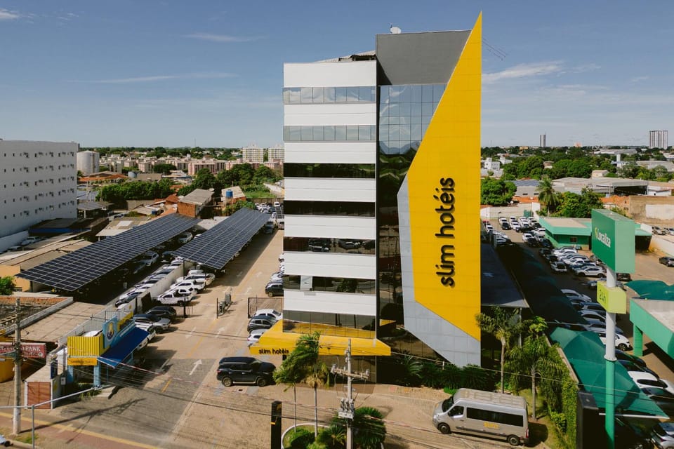 Facade/entrance, Bird's eye view