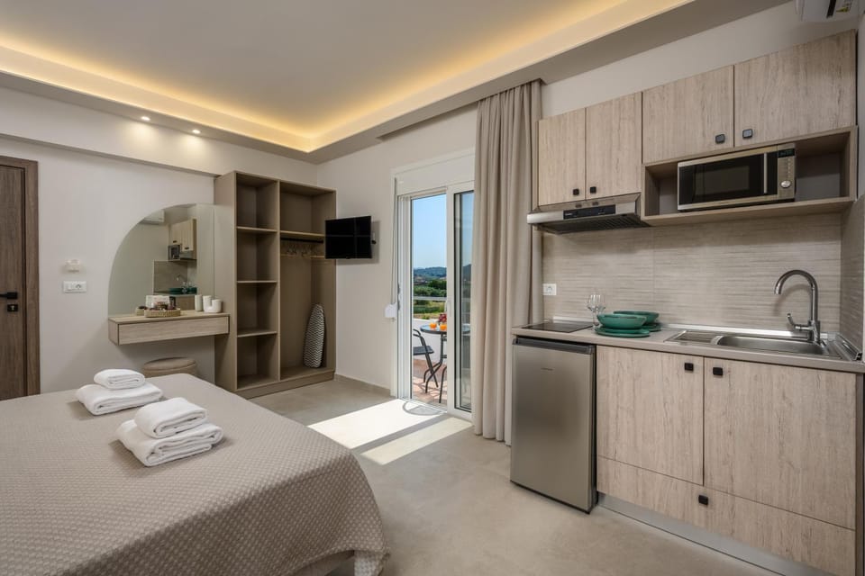 Bed, Kitchen or kitchenette, Photo of the whole room, Bedroom, towels