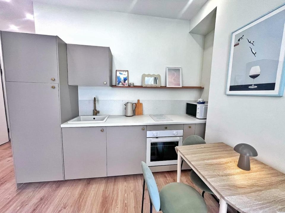 Ref 119 - Slow Riviera T2 - Rue de France Apartment in Nice