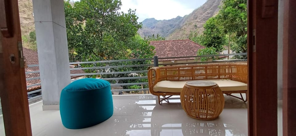 Amed Mountain View Apartment in Abang