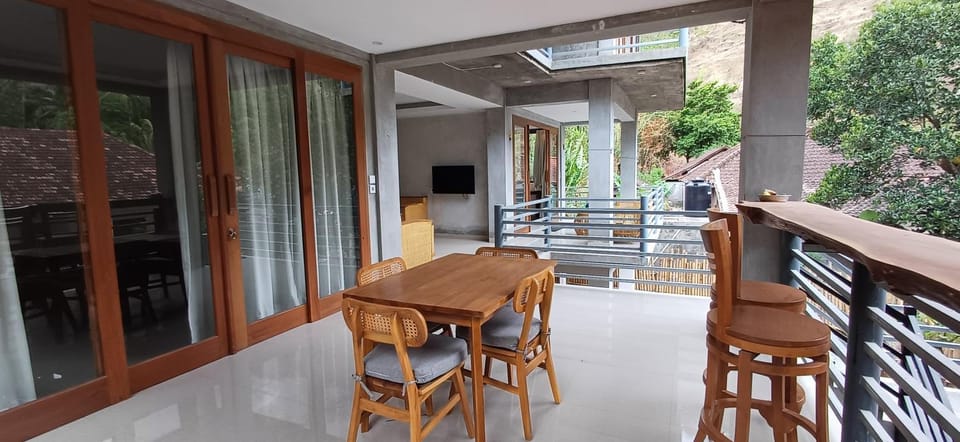 Amed Mountain View Apartment in Abang