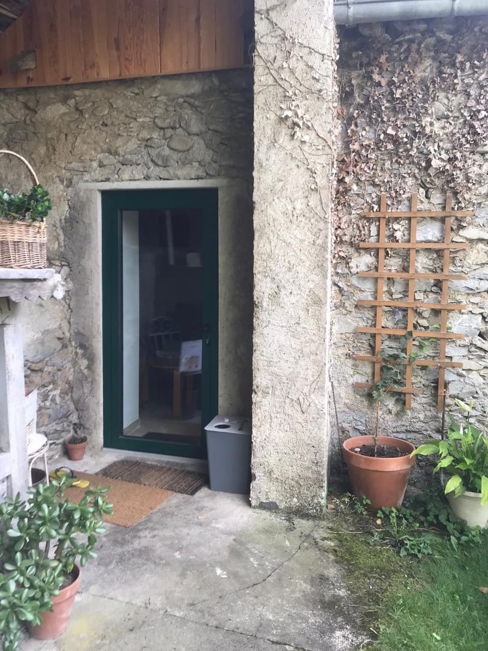 Gîte dans un petit village pyrénéen House in Occitanie