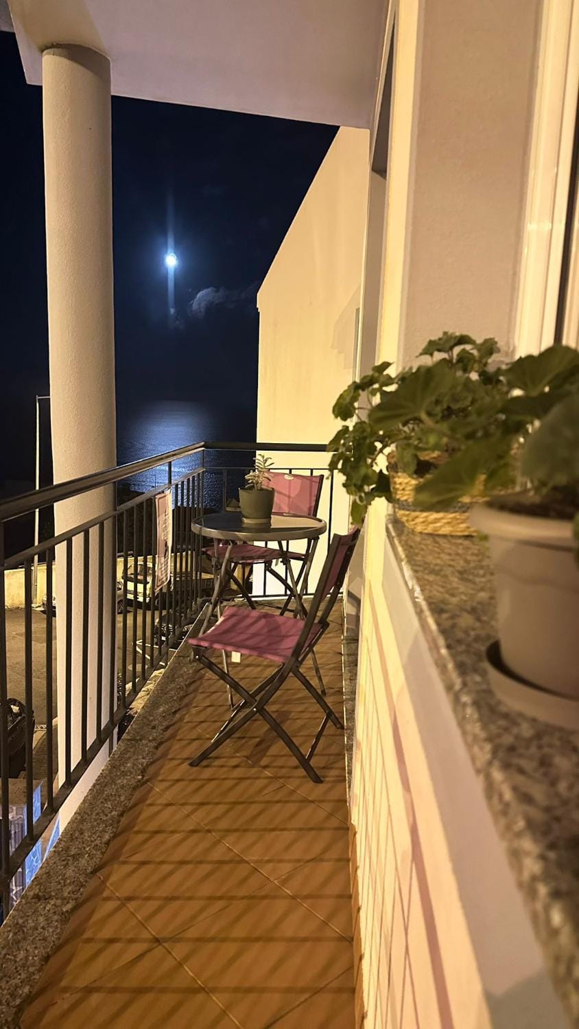 Sea View Retreat Apartment in Caniço