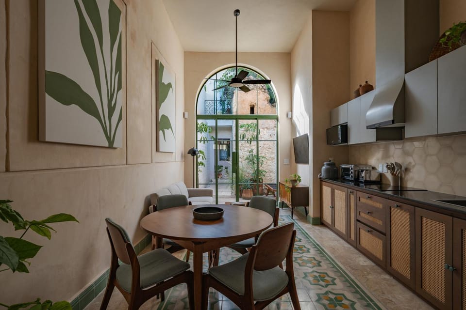 Living room, Dining area