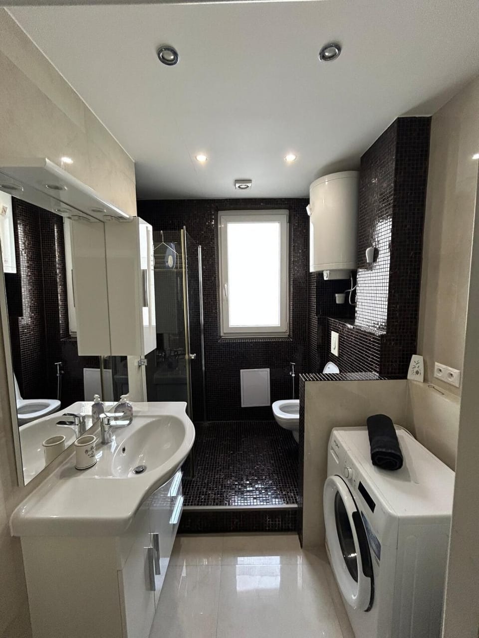 Bathroom, washing machine