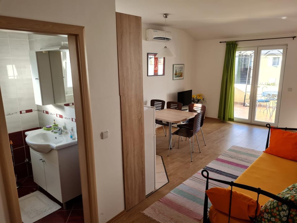 Bathroom, Living room
