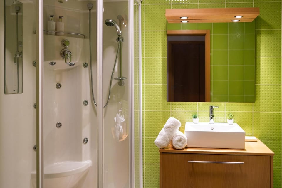 Bathroom, Living room