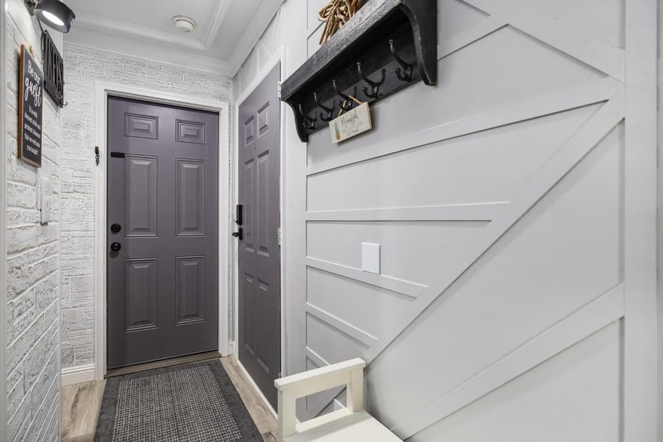 Park Place - Suite with Fire Pit 1 Mile from Beach Apartment in North Myrtle Beach