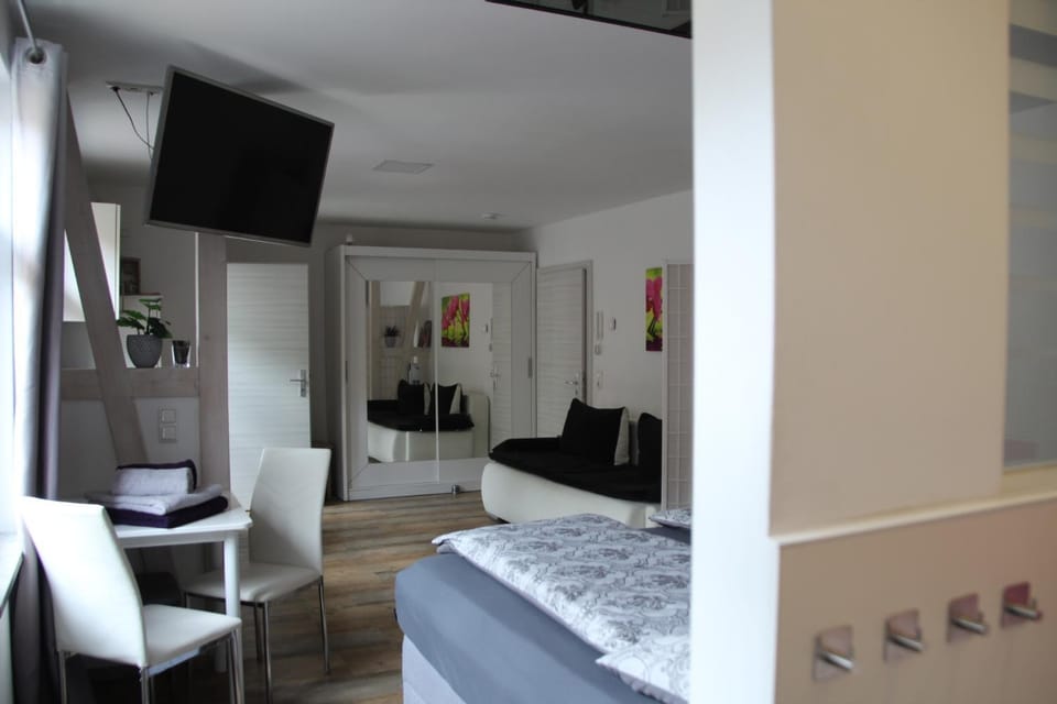 TV and multimedia, Seating area