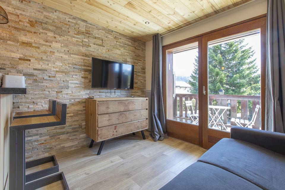 Communal lounge/ TV room, TV and multimedia, Balcony/Terrace, Seating area
