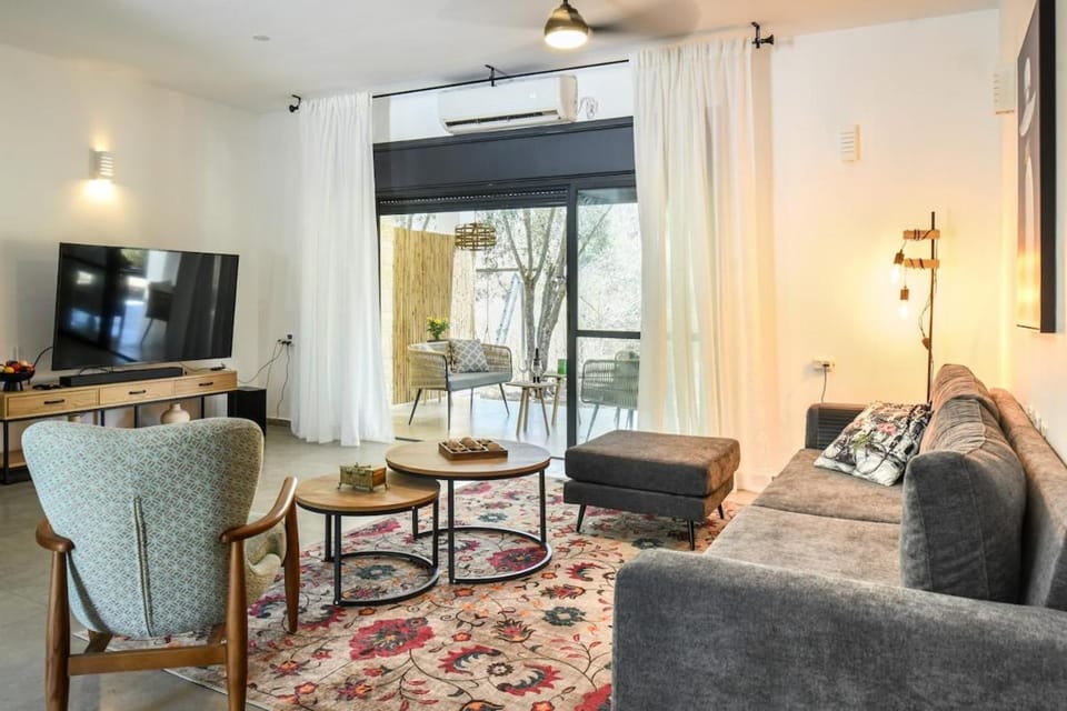 Aliyah - Country Garden Apartment House in Jerusalem District