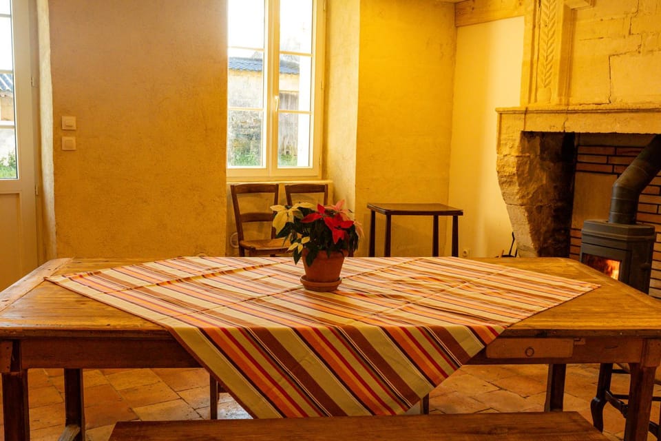 Gîte Terre d'Yzan House in Nouvelle-Aquitaine