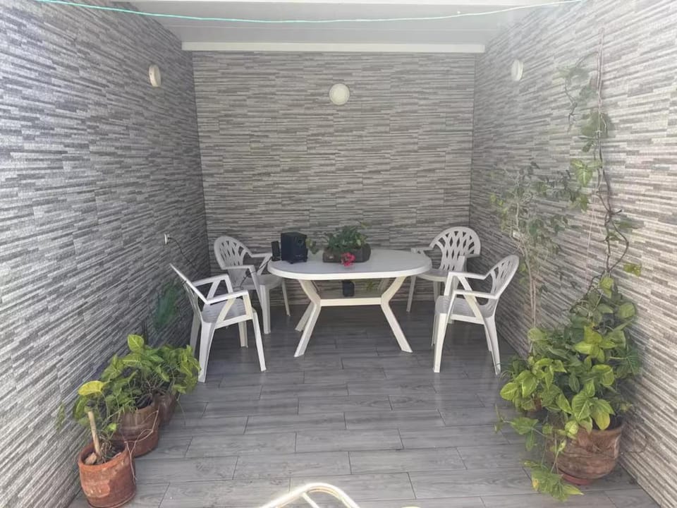 Charmante Maison Traditionnelle au Cœur de la Médina, 5 min de Casa Port Apartment in Casablanca