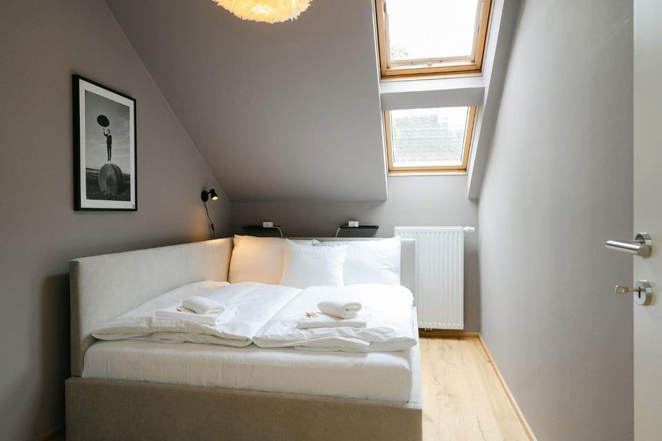 Modern 3BR perfect for 4-6 metro close to Naschmarkt Apartment in Vienna