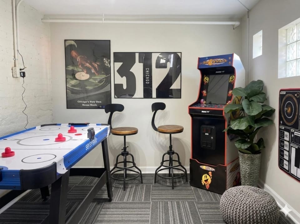 Game Room, Seating area, Entertainment