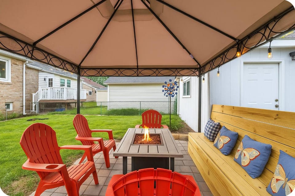 Patio, Garden, Seating area, Pets